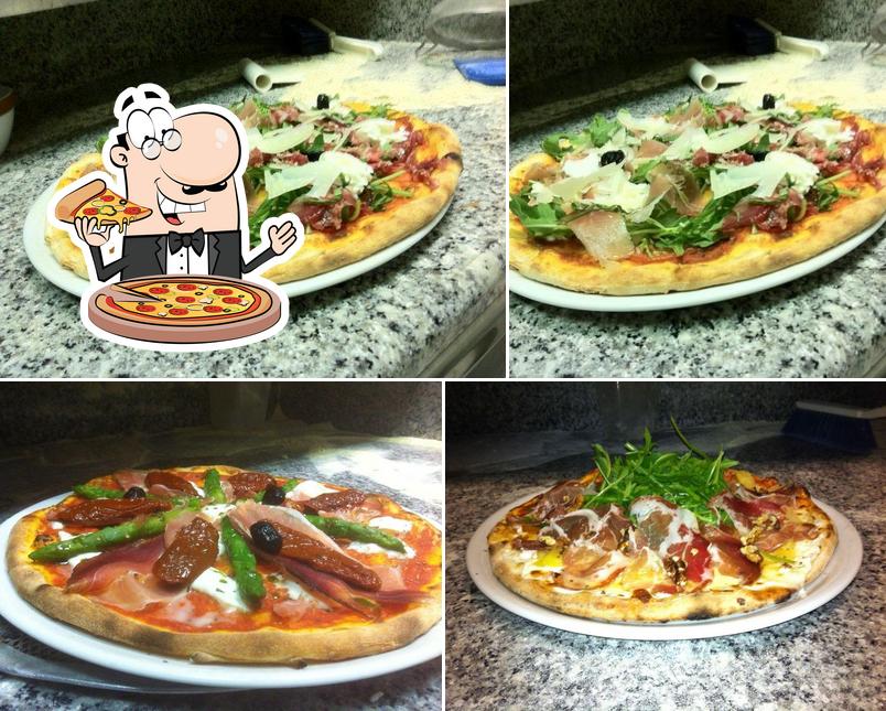 Order pizza at L'Origan