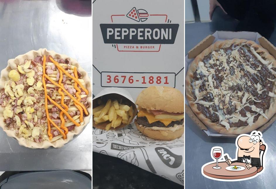 Platos en Pepperoni Pizza e Burger