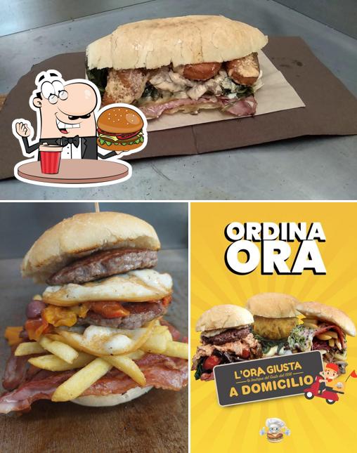 Prenez un hamburger à L'ora Giusta Per - Paninoteca-Rosticceria-Cornetteria