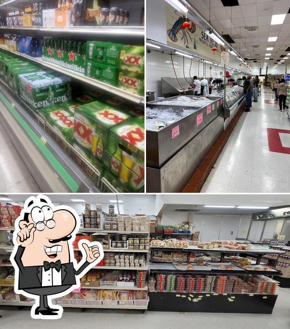 Hong Kong Food Market, 13400 Veterans Memorial Dr in Houston