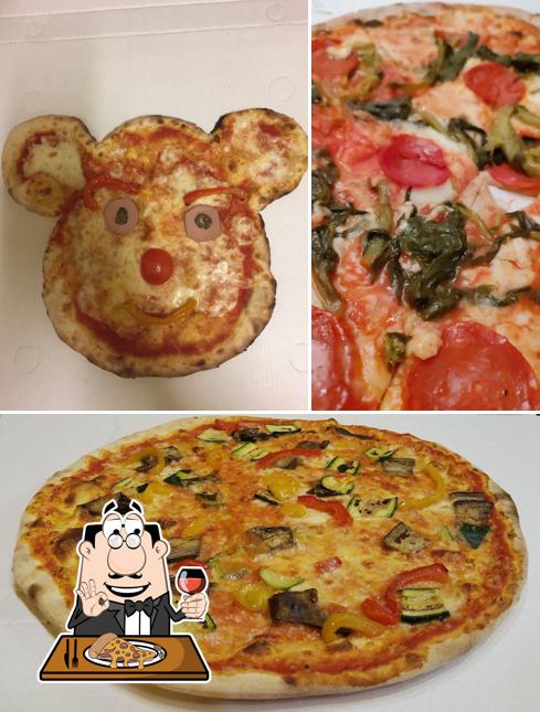 Scegli una pizza a D & D Pizzeria Paninoteca