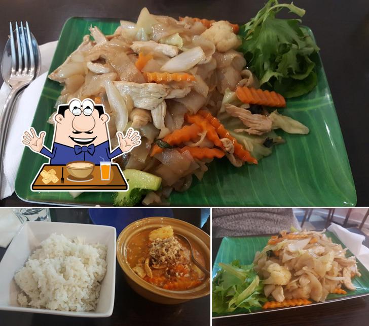 Food at Narod Thai
