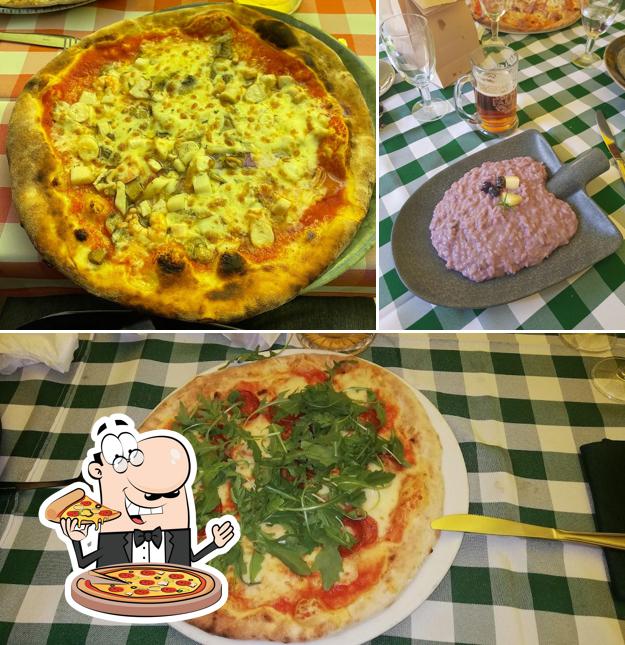 Scegli una pizza a Pizzeria Italia Dalla Gemma Ai Dinelli