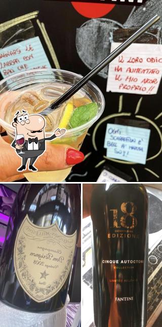 Goditi un bicchiere di vino a Genny Spritz