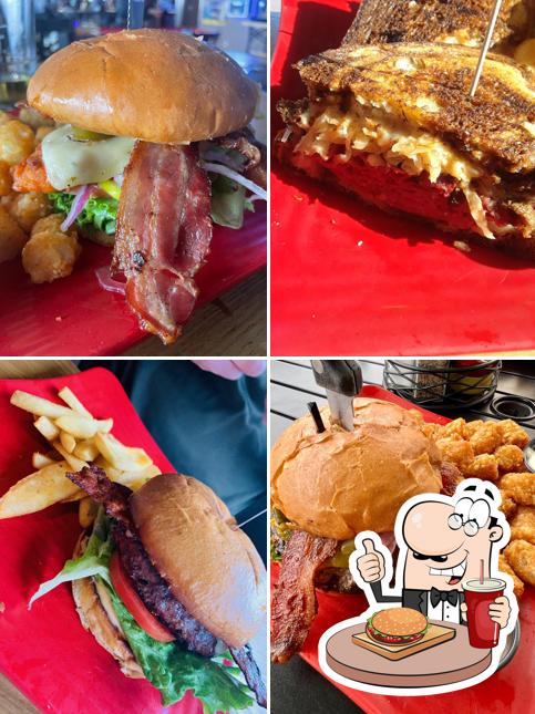Top Gun Bar & Grill in Puyallup Restaurant menu and reviews