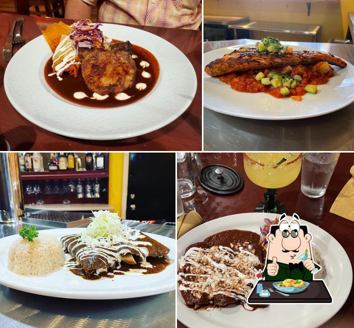Еда в "El Alebrije Mexican Restaurant & Bar"