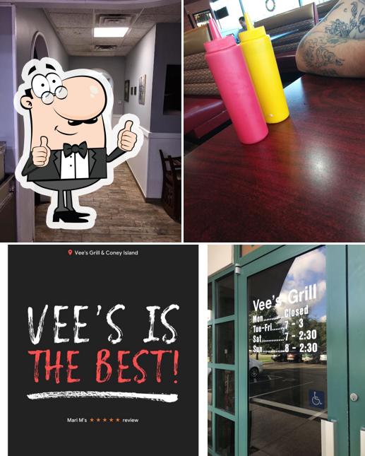 Vee's Grill & Coney Island in Zeeland Restaurant menu and reviews