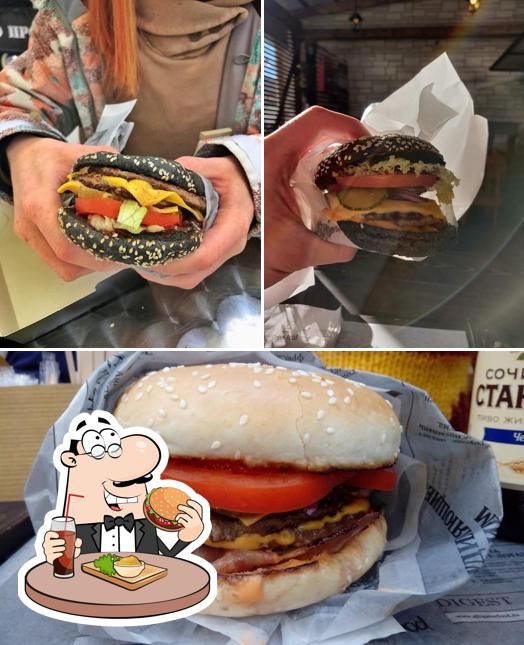 Гамбургер в "BURGER MAFIA"