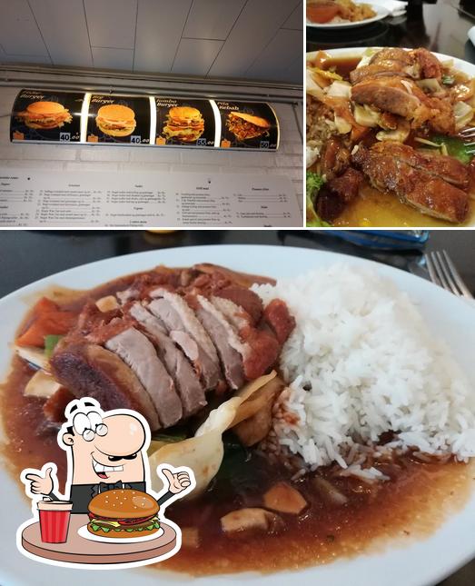 Rundt om Maryanne Jones Grav Peking Grill fast food, Kolding - Restaurant menu and reviews