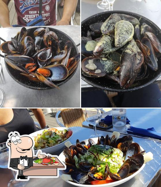 Prenez des fruits de mer à La Barque Du Kyklos