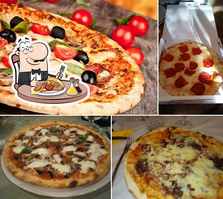 Scegli una pizza a Pizzeria Piadineria "Luna Rossa"