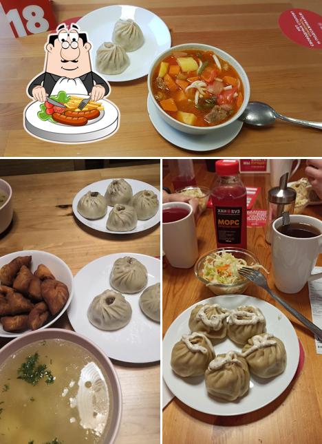 Еда в "Хане Буз, кафе бурятской и монгольской кухни"