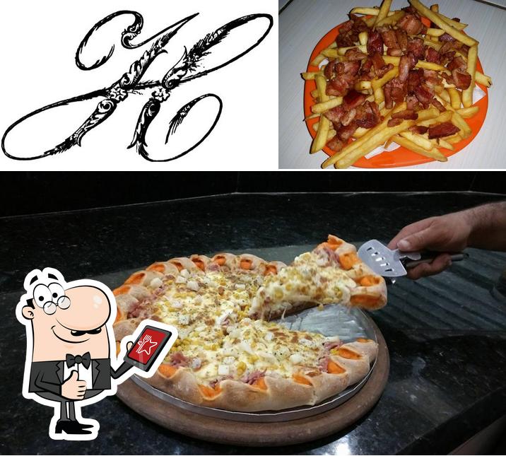 See this pic of Claudio Hamburgão Pizzaria