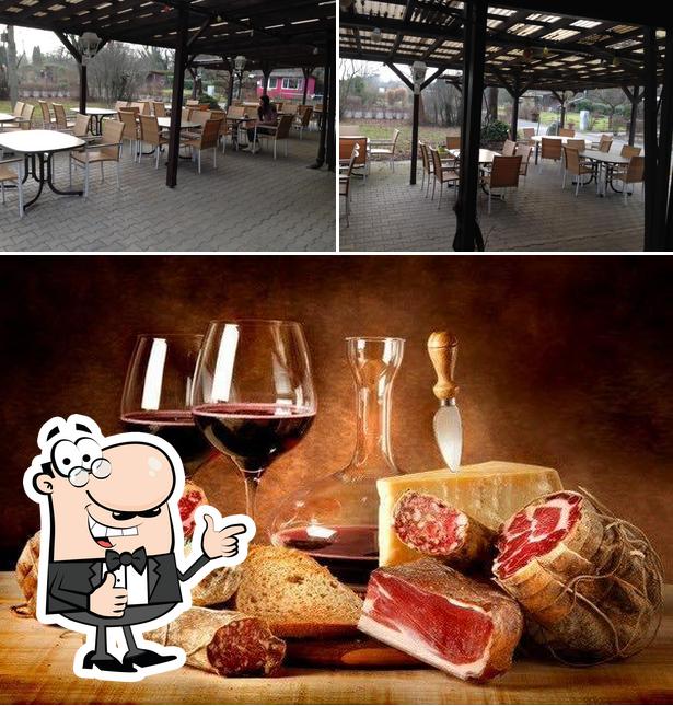 Voici une image de Restaurant ,, Romanca "