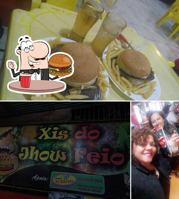 Os hambúrgueres do Xis do Jhow Feio irão satisfazer uma variedade de gostos