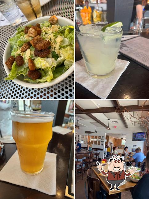 The Stray Dog Bar & Grill in New Buffalo Restaurant reviews