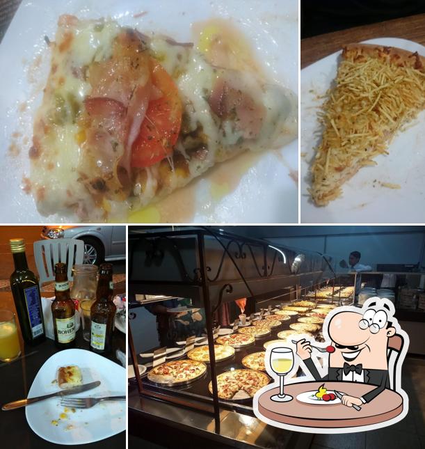 Comida em Pizzaria Miquelângelo