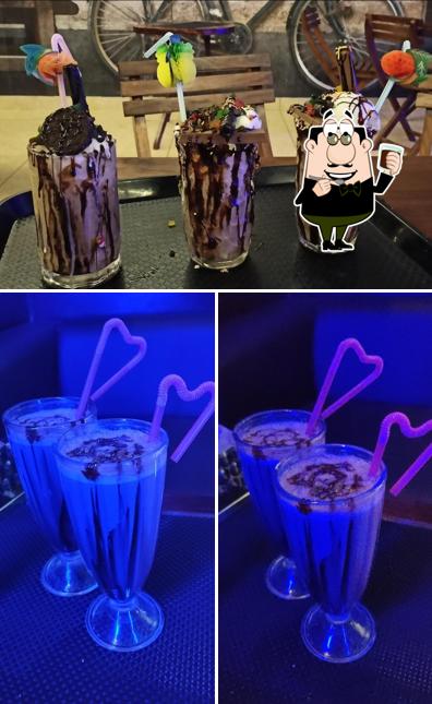 moonlight cafe & lounge