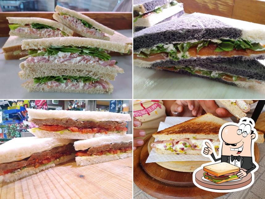 Ordina un panino a Bar Casani - Tramezzineria artigianale