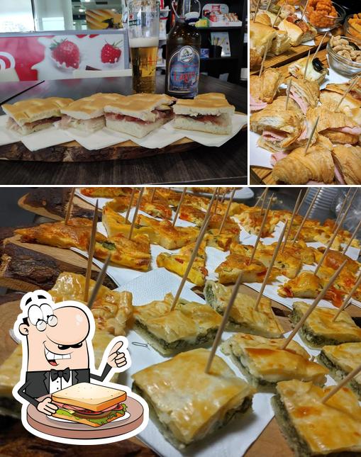 Prenditi un panino a Bar krystal