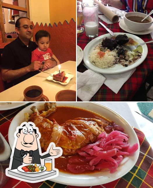 Meals at El Rincón Maya