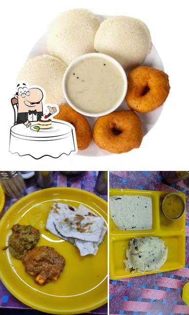 SSS Gaanesh Fruit Juice & Restaurant offers a number of sweet dishes