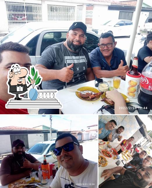 O GARAGEM POINT DOS AMIGOS se destaca pelo exterior e comida
