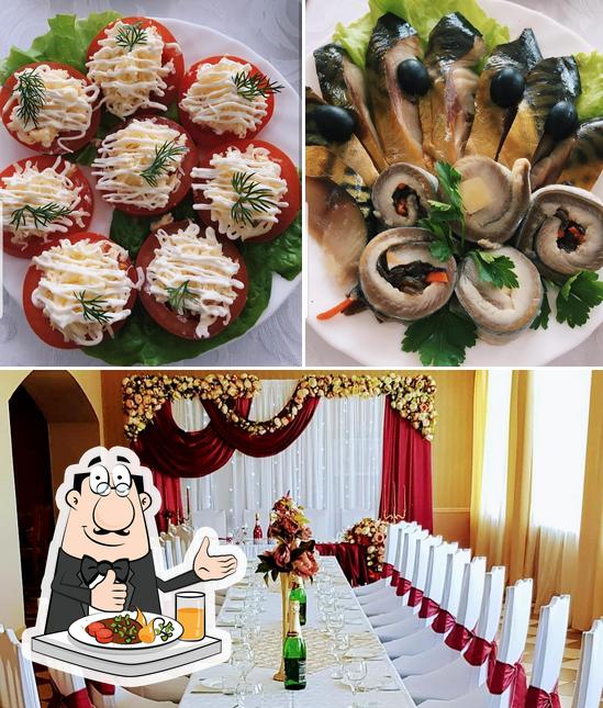Among various things one can find food and interior at Spasskoe Kafe Kup Gostinichnyi Kompleks Slavjanskii
