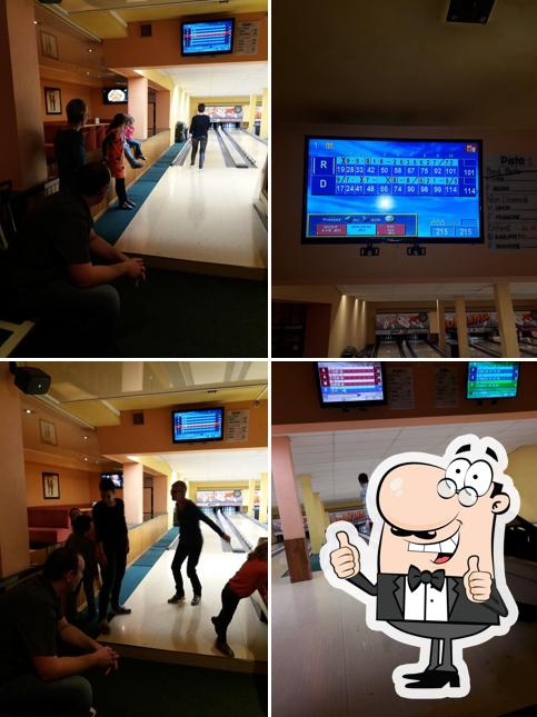 Voici une photo de Bowling Le Macao