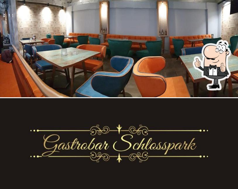 Vea esta foto de Gastrobar Schloßpark