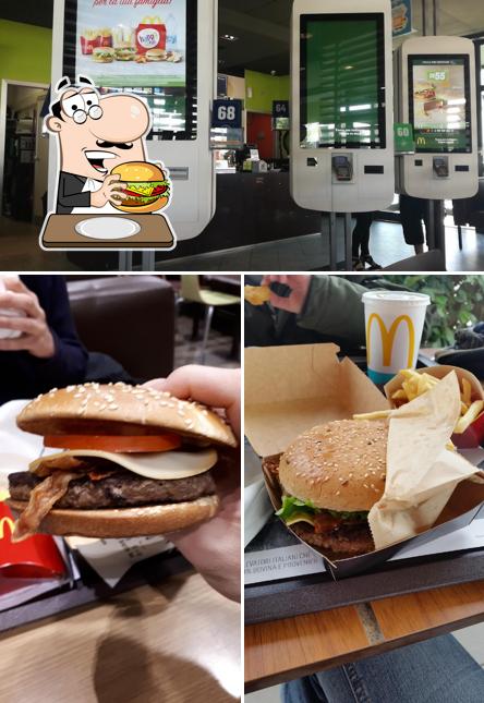 Prenditi un hamburger a McDonald's Pantigliate