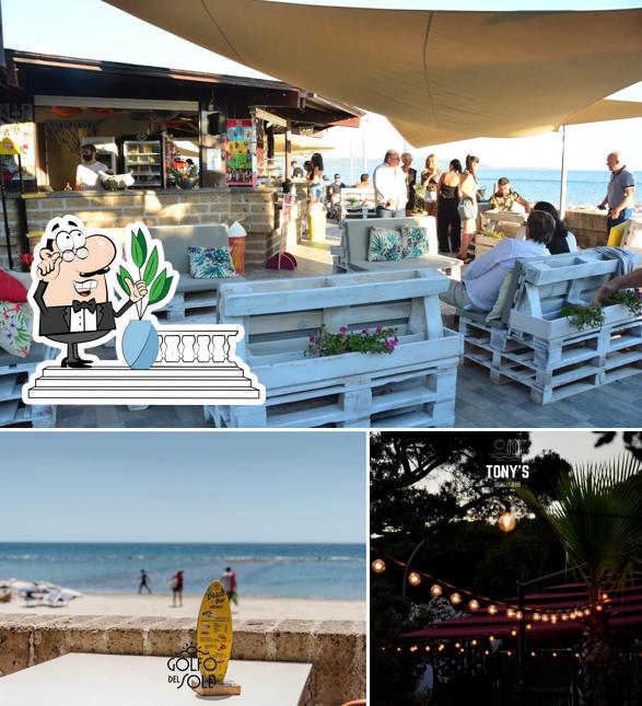 Tra le varie cose da Tony's Beach Bar si possono trovare la esterno e interni