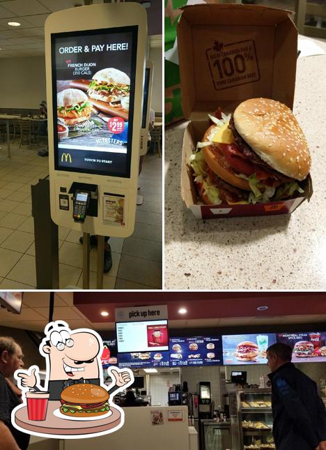 Commandez un hamburger à McDonald's