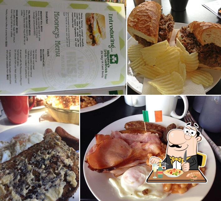 Сэндвич с рваной свининой в "Mooneys Irish Sandwich Bar Restaurant"