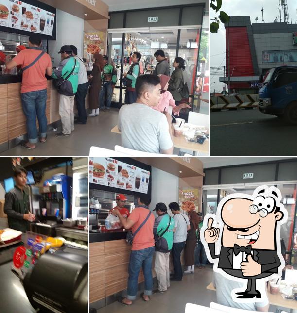 Look at the photo of Kfc Box Ramayana Pasar Minggu