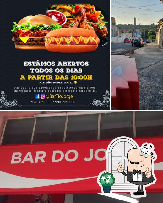 Esta é a ilustração mostrando exterior e comida no Bar do Jorge