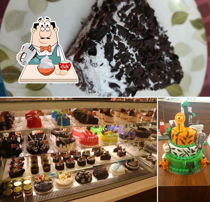 7th Heaven offers a selection of desserts