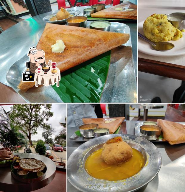 Food at Aramane Vaibhava Tarikere