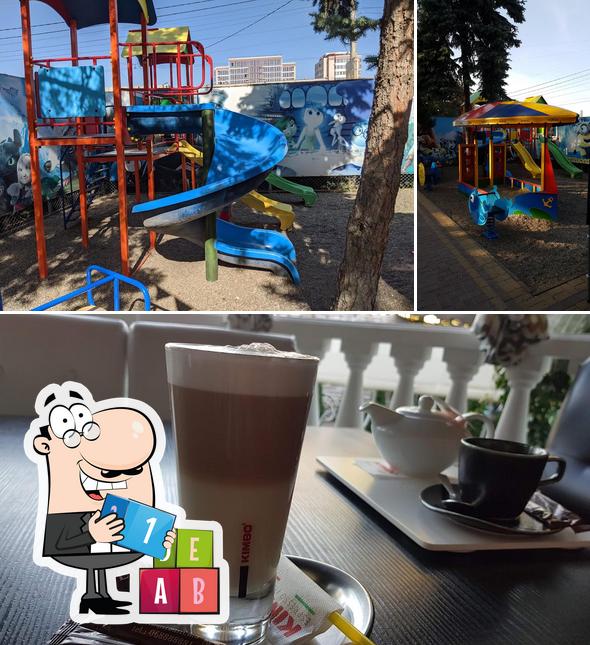 The picture of Noroc’s play area and beverage
