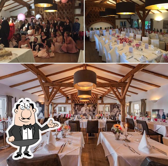 L’image de la intérieur et mariage concernant Carrera Ristorante