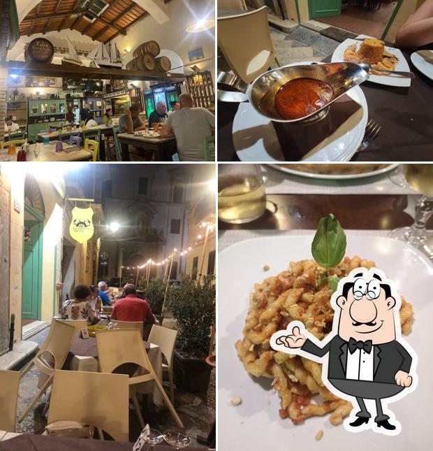 Siediti a un tavolo di La taverna dei corsari