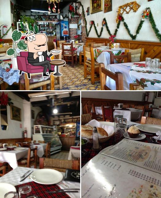 Интерьер "Restaurante Bar Juanita la casa del buen comer fundado en 1946. Experiencia que nos respalda."