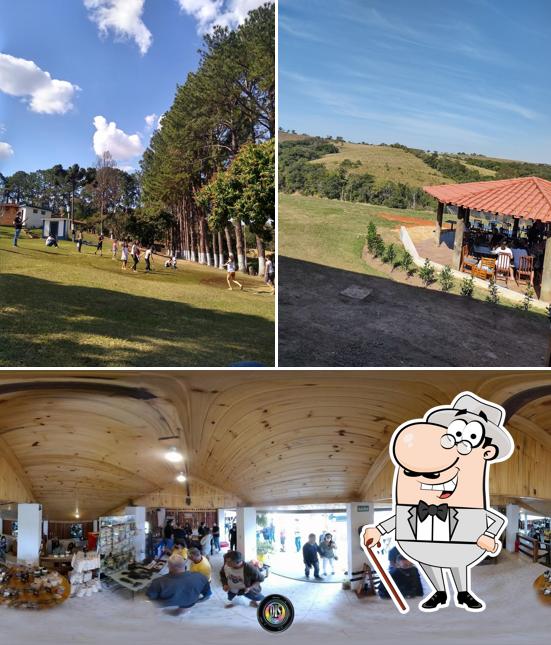 Veja imagens do exterior do Restaurante Old Truck Bbq na Fazenda Imperial Araçoiaba