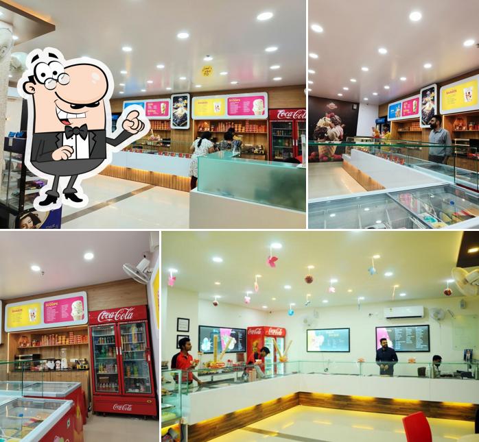 Check out how Eat Out (Top N Town) looks inside