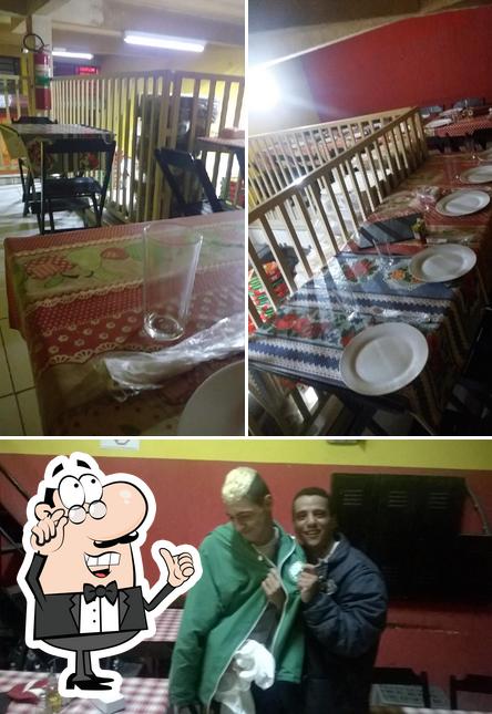 O interior do Pizzaria los hermannos