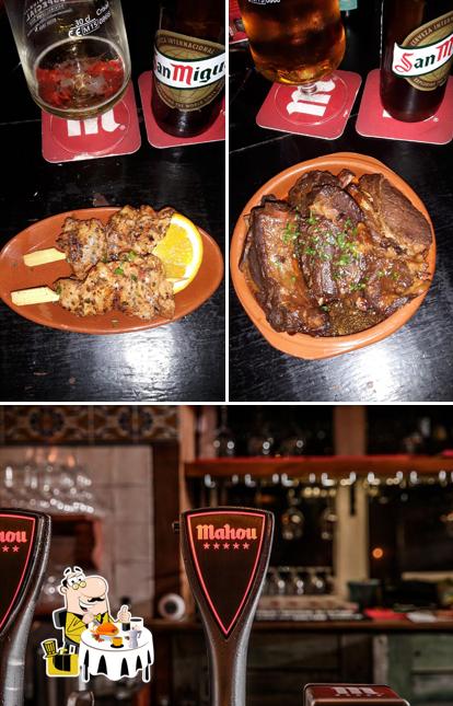 Еда и барная стойка - все это можно увидеть на этом фото из Restaurant Sevilla