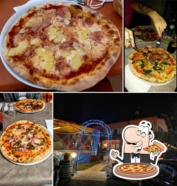 Scegli una pizza a Liviana Ristorante Pizzeria Discobar