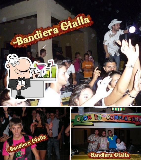 La foto di bancone da bar e interni da Bandiera Gialla Events