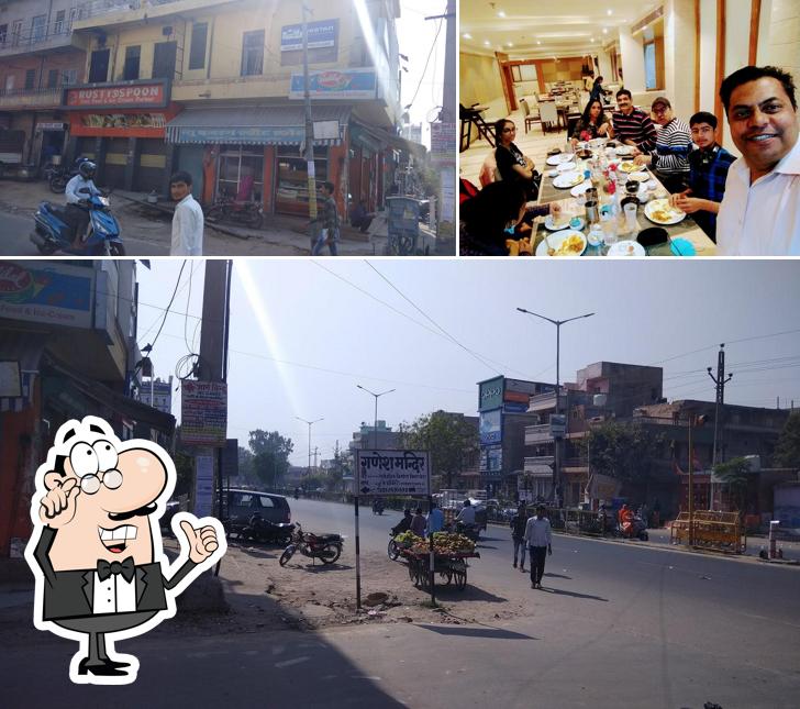 The interior of Ganesh Mandir Road