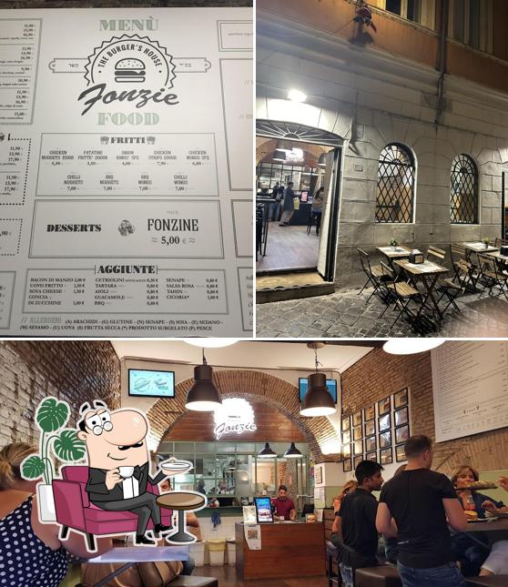 Gli interni di Fonzie The Burger's House Santa Maria del Pianto